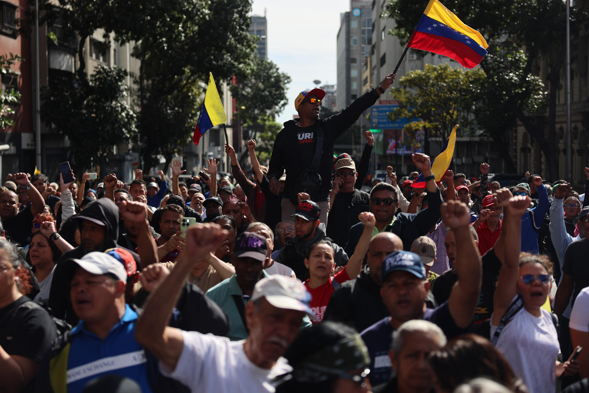 Izquierda venezolana: entre el autoritarismo chavista y la reconstrucción democrática