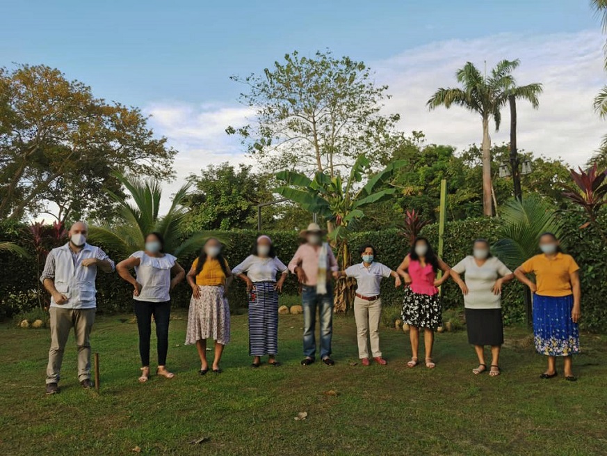 El 29 de noviembre en la tarde, más de 25 familiares, entre los que estaban Claudia y sus cinco hijos, se pusieron cita en Arauca. Orlando llegó minutos después junto a su esposa y sus cuatro hijos.