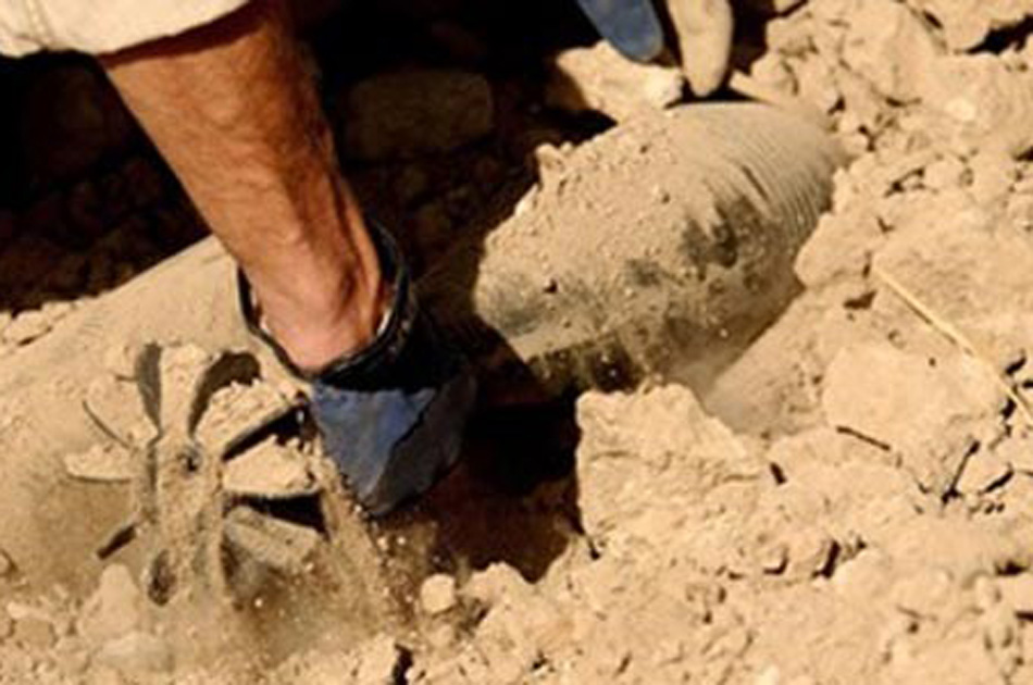 Desalojan playa en Atenas tras encontrar un proyectil de la II Guerra Mundial