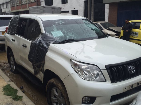 Denunciarán a taxista que atacó vehículo en el que se movilizaba hija de Pacho Santos