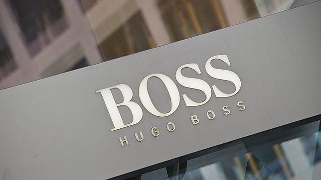 Hugo Boss cierra locales al caer demanda de lujo