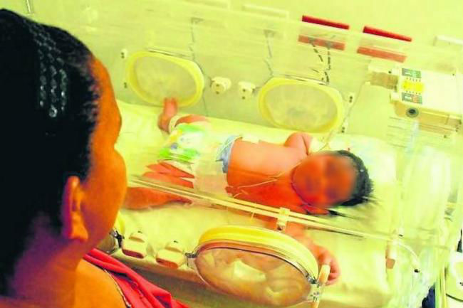 El diario regional Vanguardia Liberal obtuvo el permiso de los padres para captar imágenes del menor. 