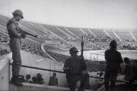 El Estadio Nacional de Santiago, en época de la dictadura de Augusto Pinochet. / elciudadano.cl