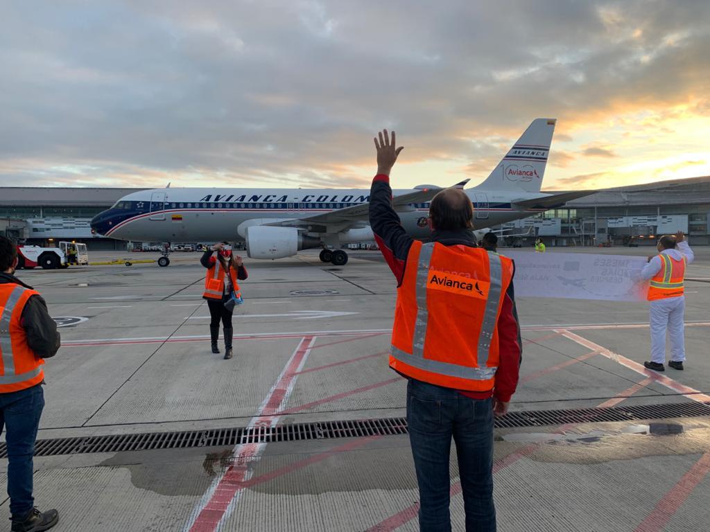Avianca reanudó operaciones desde Bogotá a destinos como Barranquilla, Bucaramanga, Cali, Cartagena, Cúcuta, Medellín, Montería, Pereira y San Andrés. Desde el 7 de septiembre reiniciará operaciones desde Bogotá a Pasto, Santa Marta, Villavicencio y desde Medellín a Cali y Cartagena.