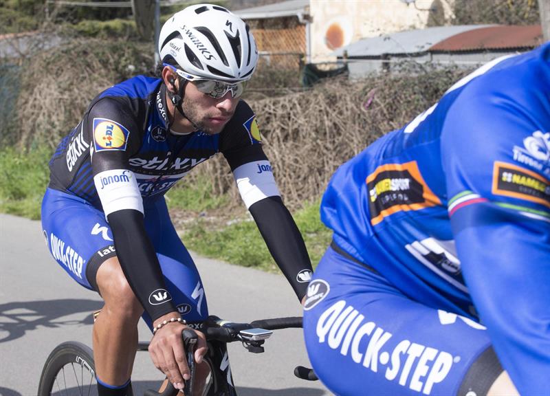 Fernando Gaviria se cayó a 500 metros de finalizar la Milán San Remo
