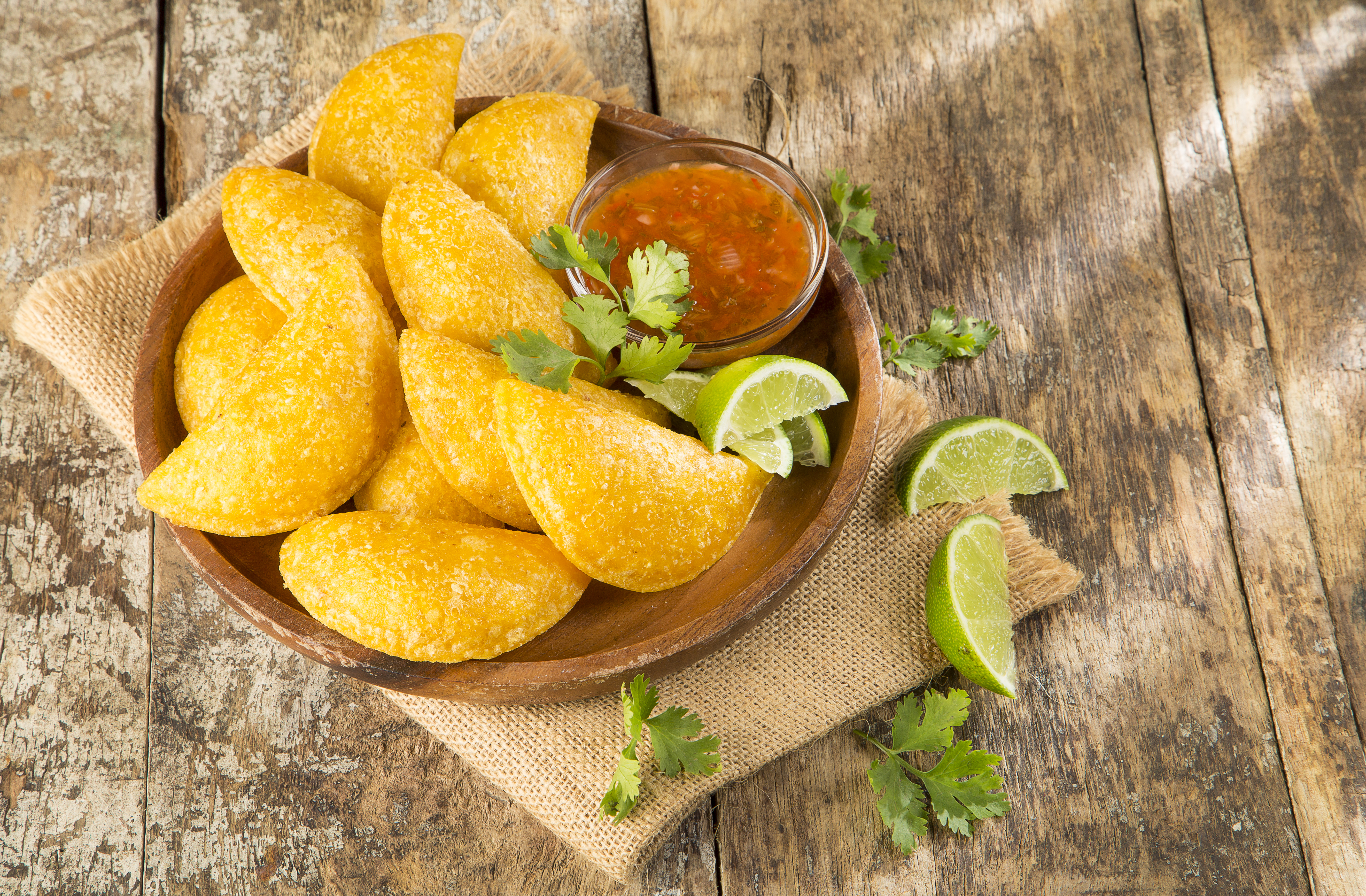 ¿Cómo preparar empanadas colombianas?