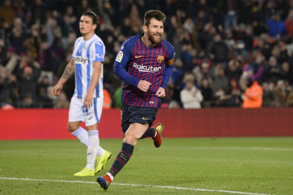 Dembélé y Messi brillan en triunfo del Barcelona