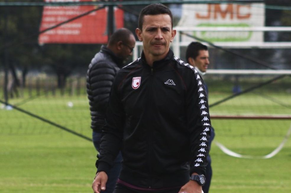 Francisco 'Pacho' Delgado en su etapa como entrenador de las divisiones menores de Santa Fe.