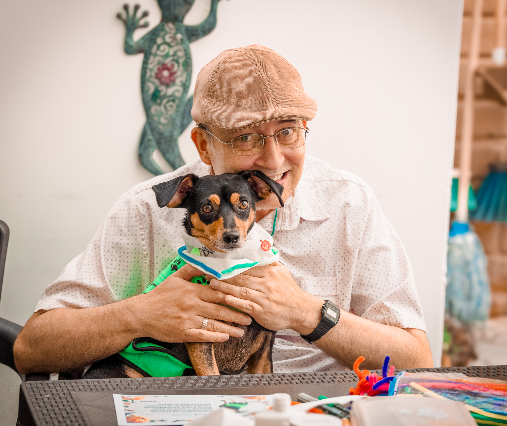(Video) Estos perros de terapia cambiaron la vida de adultos mayores
