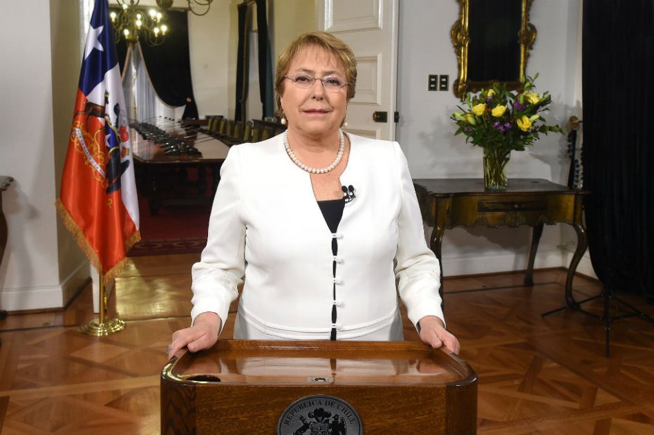 Bachelet anuncia aumento de 4,4% de gasto público en 2016