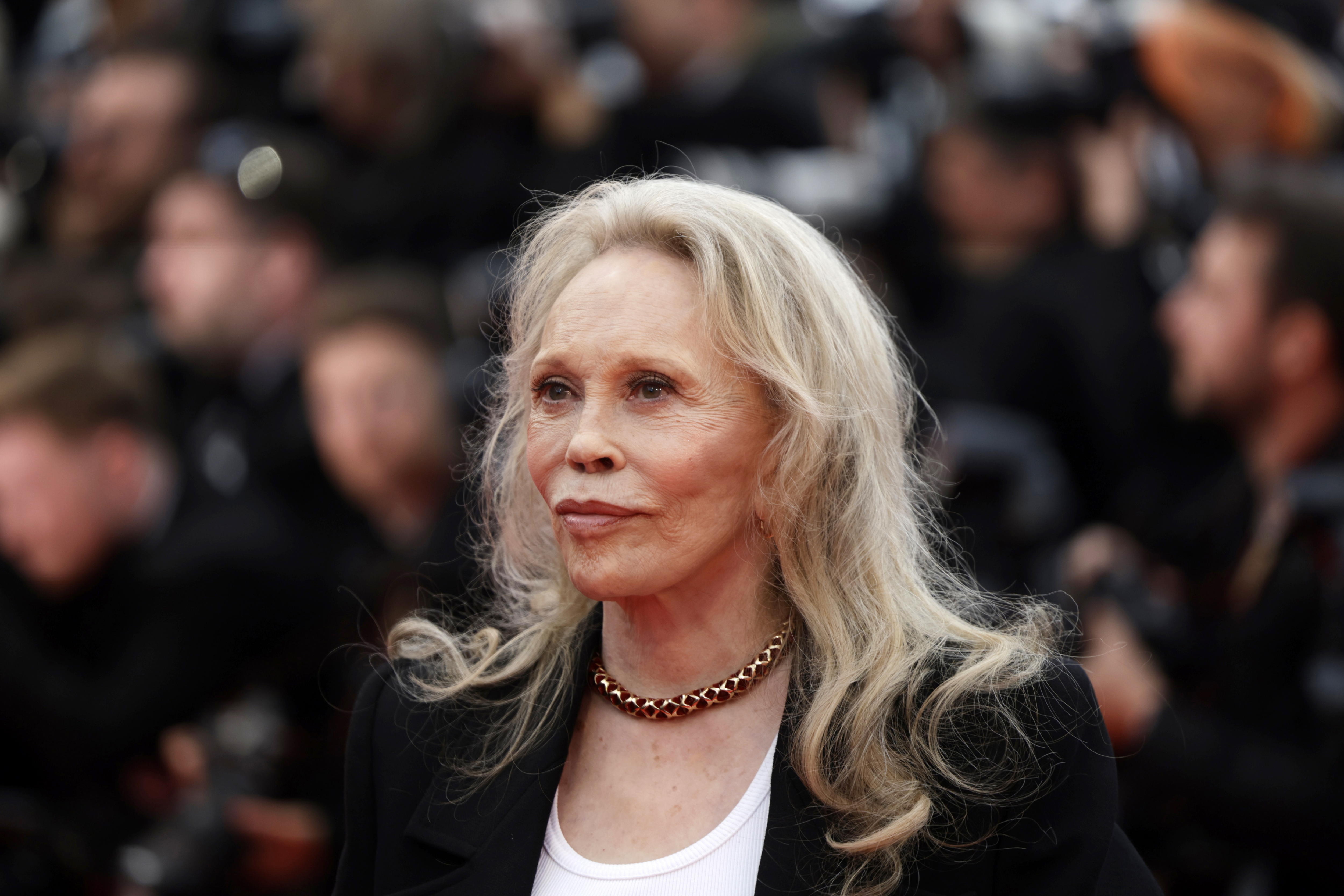 Cannes (France), 15/05/2024.- Actor Faye Dunaway attends the premiere of 'Furiosa: A Mad Max Saga' during the 77th annual Cannes Film Festival, in Cannes, France, 15 May 2024. The movie is presented out of competition of the festival which runs from 14 to 25 May 2024. (Cine, Francia) EFE/EPA/GUILLAUME HORCAJUELO