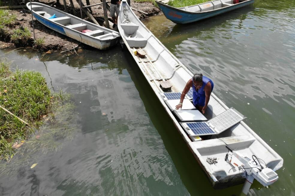 Botes con energía solar en Nariño: una lección de energía renovable