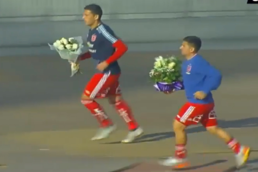 Jugadores de la U de Chile rinden homenaje a las víctimas de la dictadura