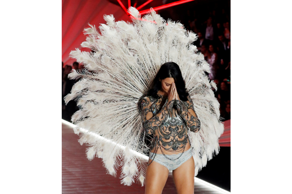 Adriana Lima colgó las alas de Victoria’s Secret