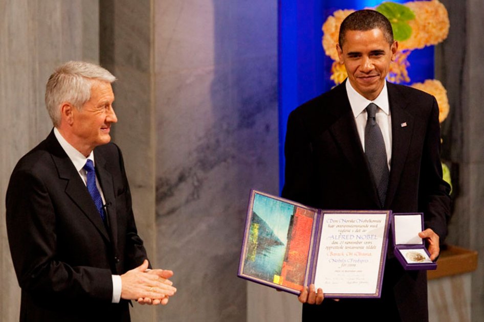 Degradan al presidente del comité del premio Nobel de la Paz