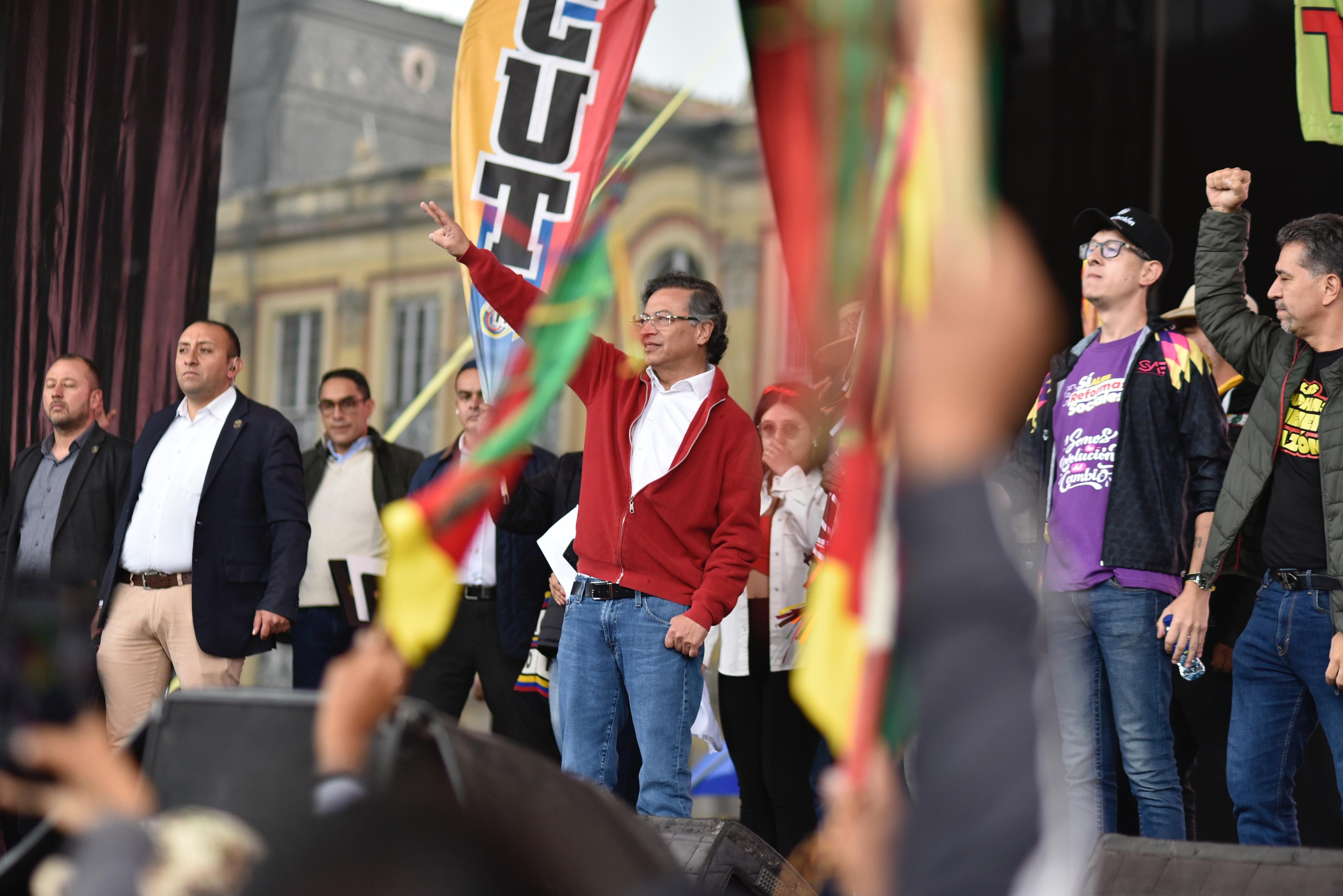 Consulta popular de Petro: las 12 preguntas que proponen las centrales obreras
