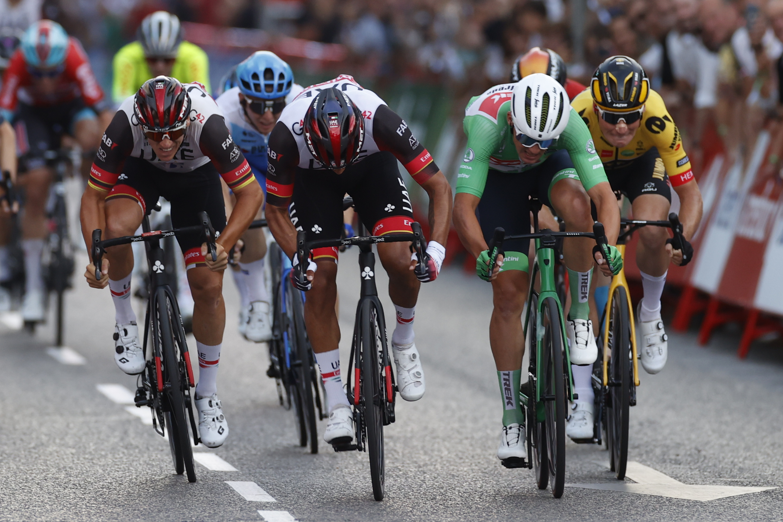 Juan Sebastián Molano llegó tercero en la primera etapa del Tour Renewi: video