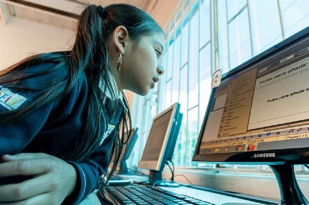 Regreso a clases: se inician actividades educativas en casa para niños y jóvenes del país