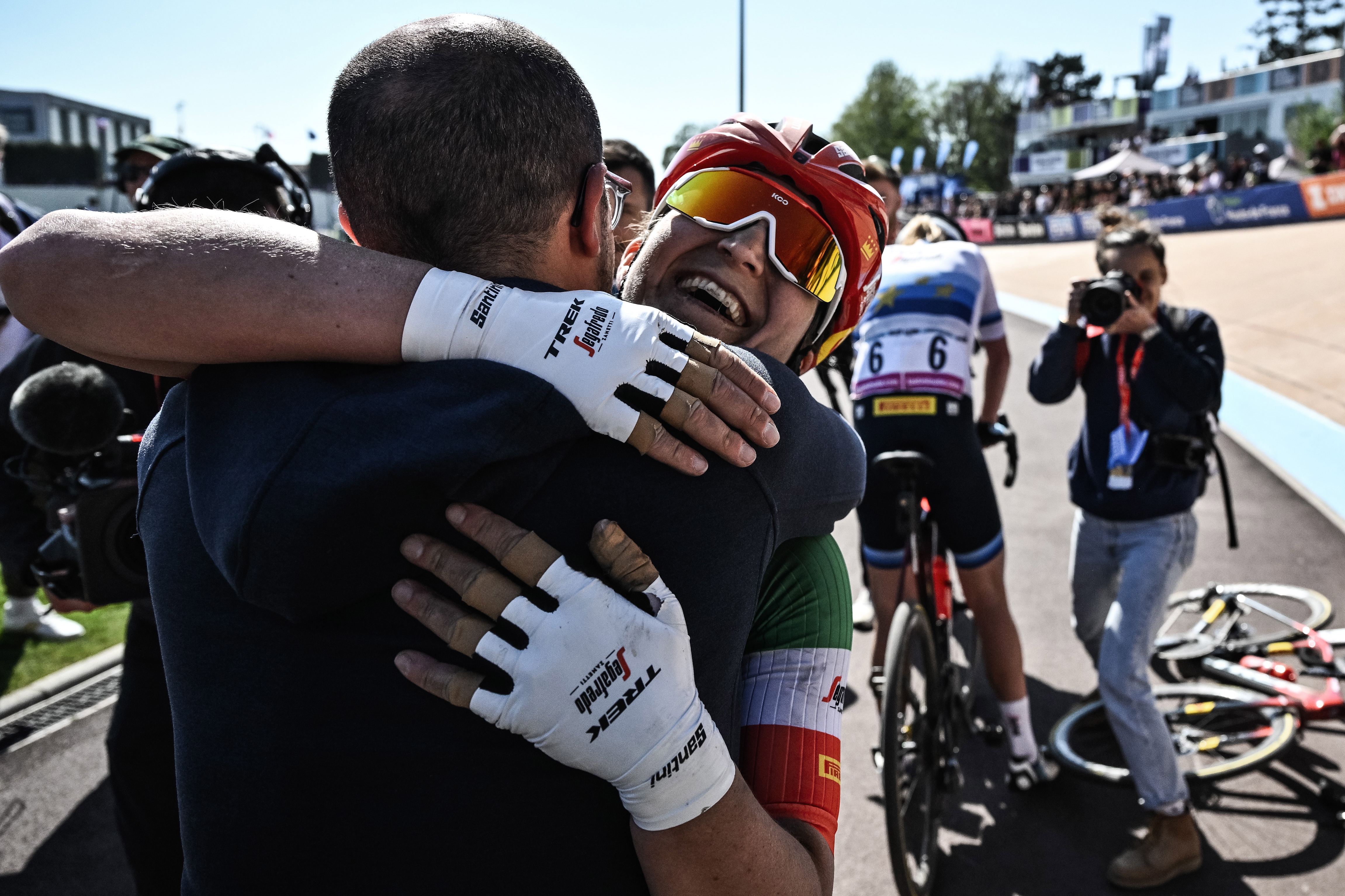 Elisa Longo gana en solitario la segunda París-Roubaix femenina
