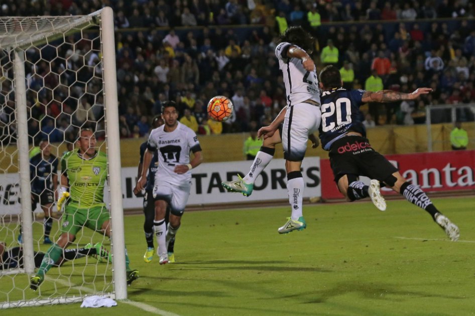 Luis Quiñones jugó 59 minutos en la derrota de Pumas frente a Independiente del Valle
