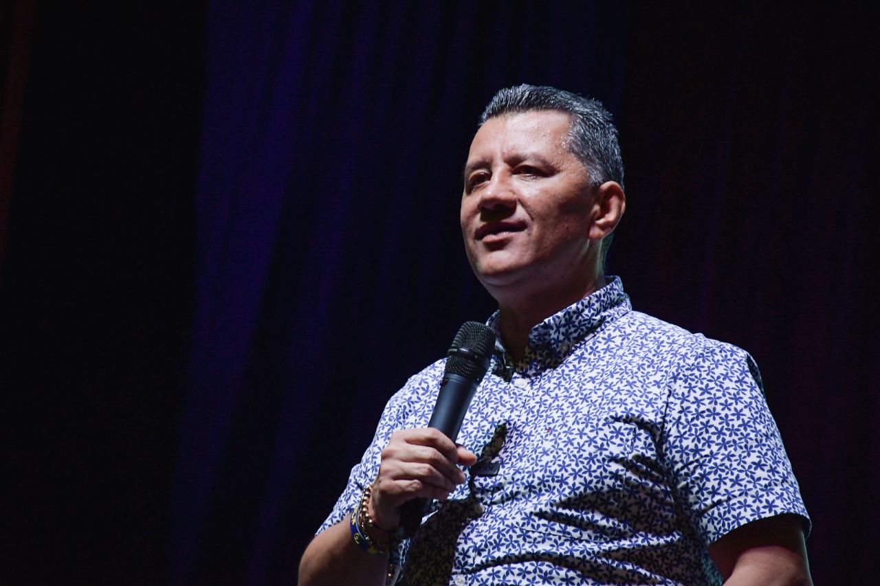 “A los que no quieren hacer la paz, el Estado debe enfrentarlos militarmente”