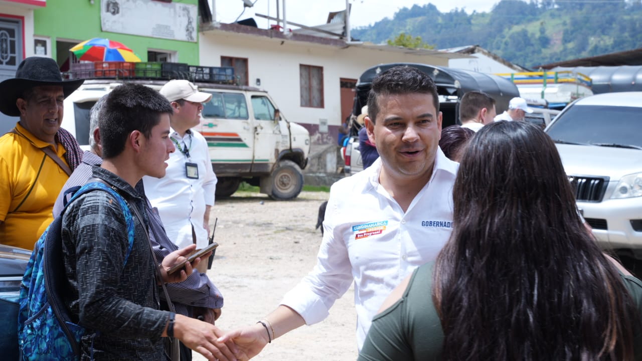 El gobernador de Cundinamarca, Nicolás García, acompaño la vista de predios de la SAE y la Agencia Nacional de Tierras en los que se han presentado problemas de seguridad.