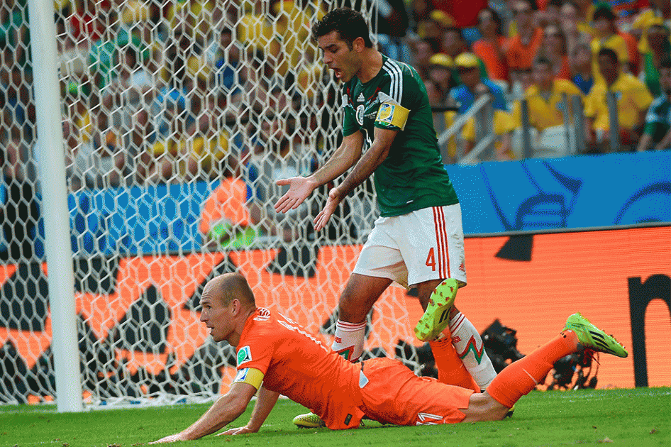 Márquez: «No fue penalti; Robben se tira cinco de cada diez faltas”