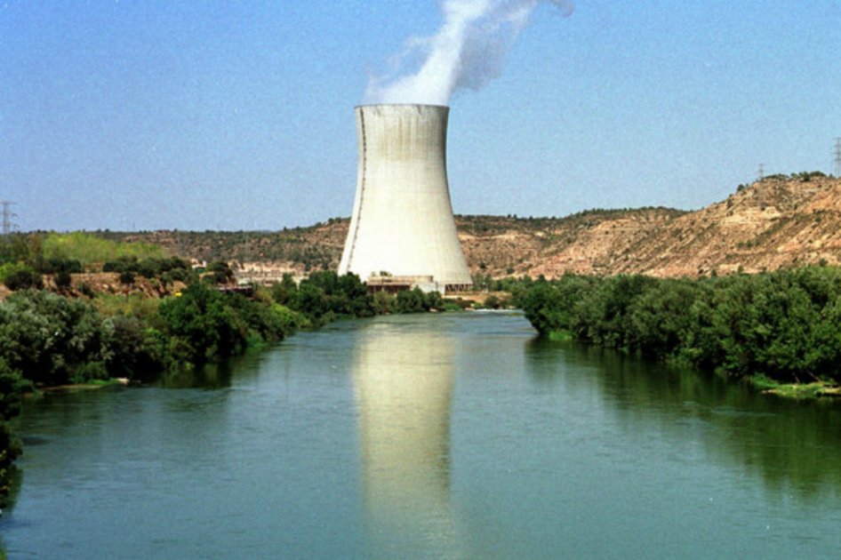 China apuesta por energía nuclear para reducir emisiones contaminantes