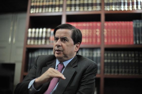 Referendo sobre adopción igualitaria es inconstitucional: Gobierno