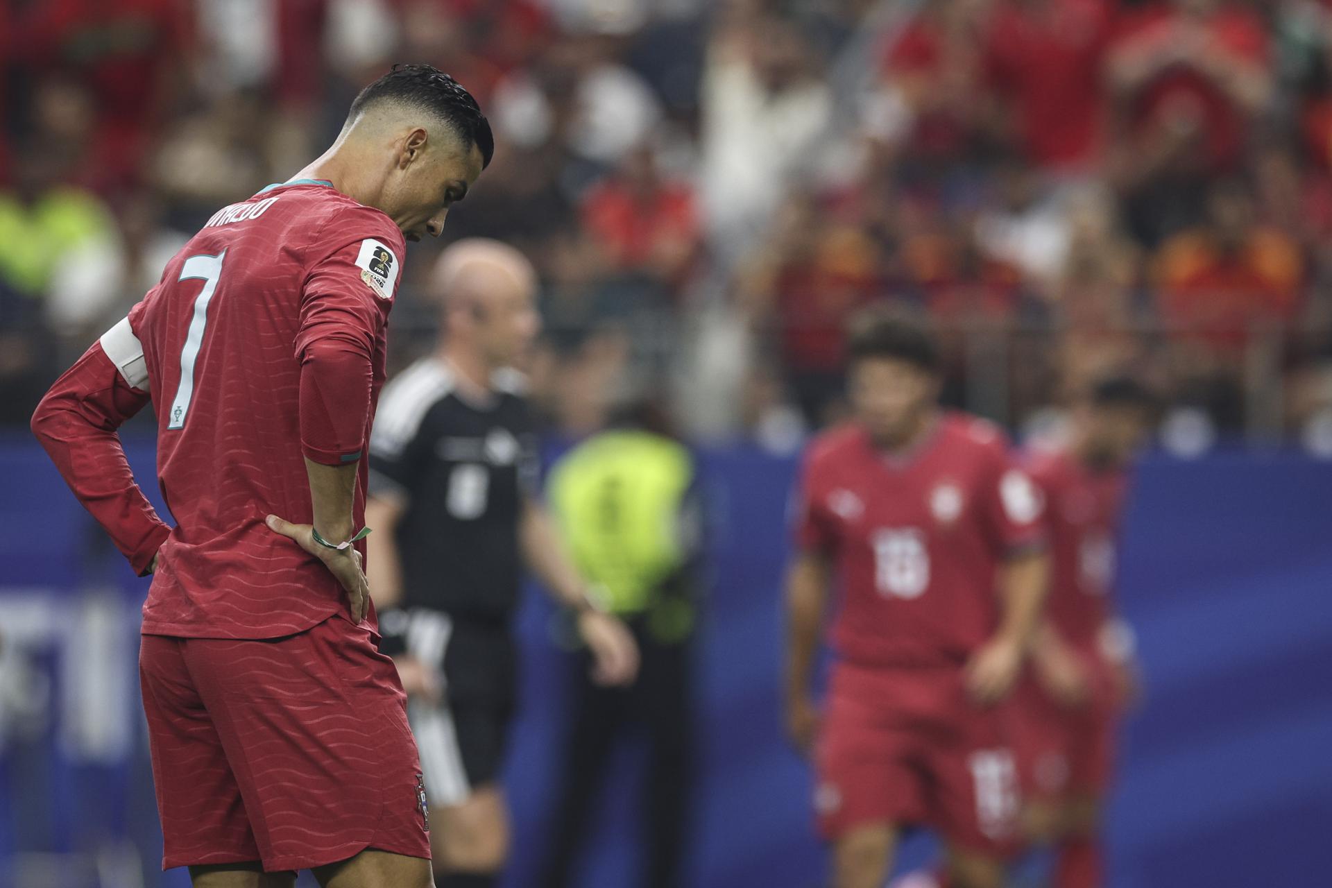 Arlington (United States), 06/07/2026.- Portugal's Cristiano Ronaldo shows disappointment after losing the FIFA World Cup 2026 Round of 16 match Portugal against Spain, in Dallas, Texas, USA, 06 July 2026. (España) EFE/EPA/MIGUEL A. LOPES
