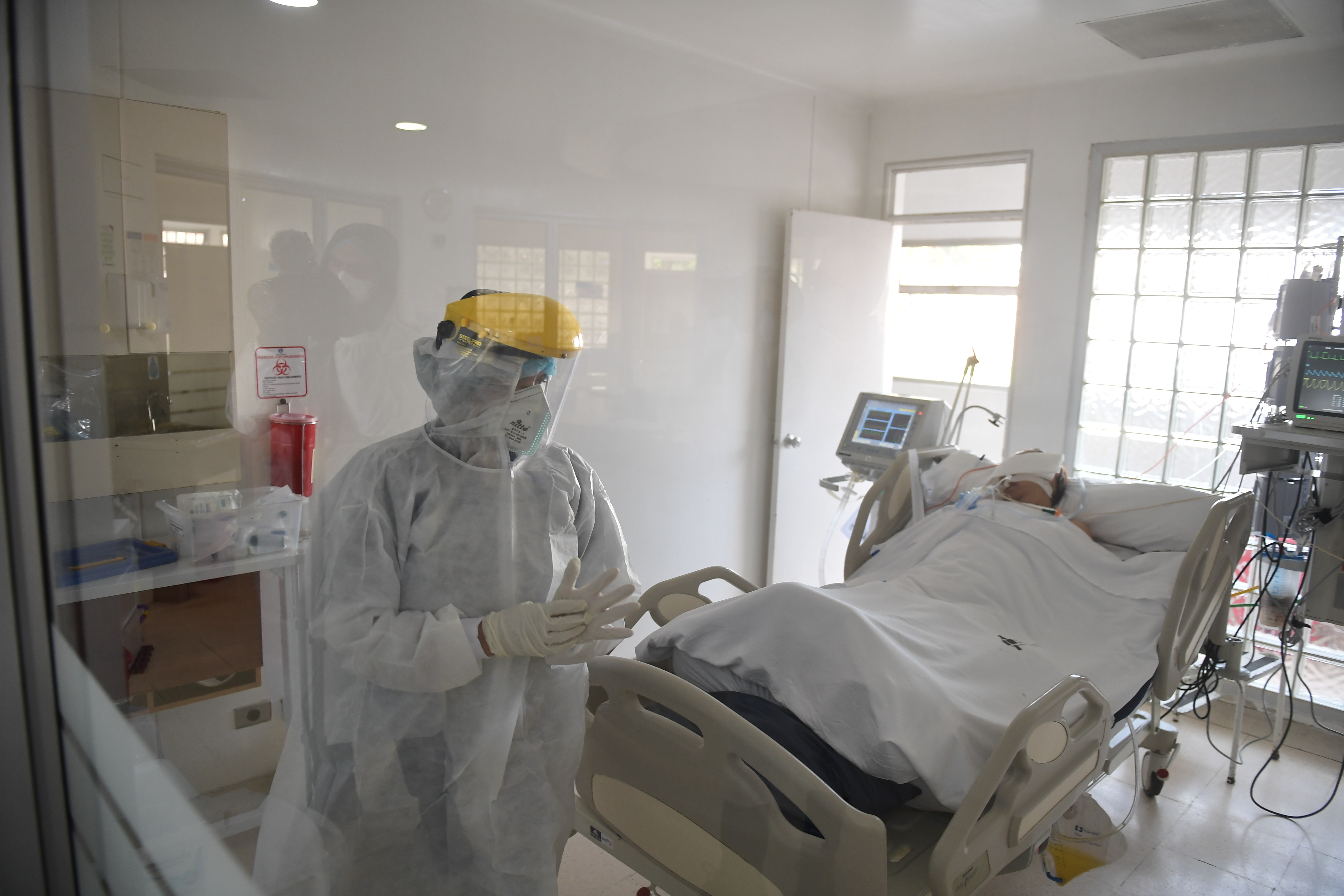 Anticuerpos protectores que se generan tras tener Covid-19 duran un año