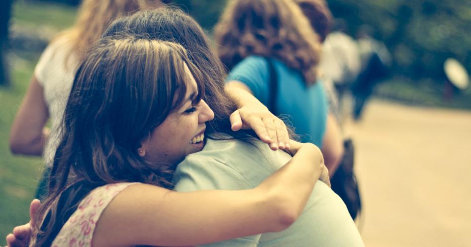 El abrazo, una terapia para el cuerpo y el alma