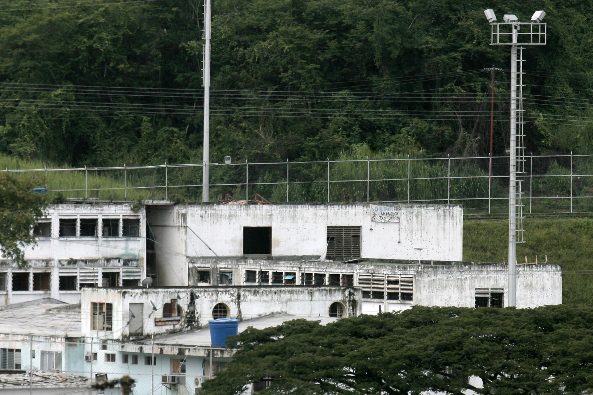Motín en cárcel de Venezuela: cinco reclusos mueren en los disturbios