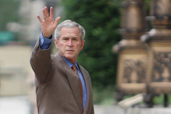 George W. Bush reaparece en público para exaltar reforma migratoria