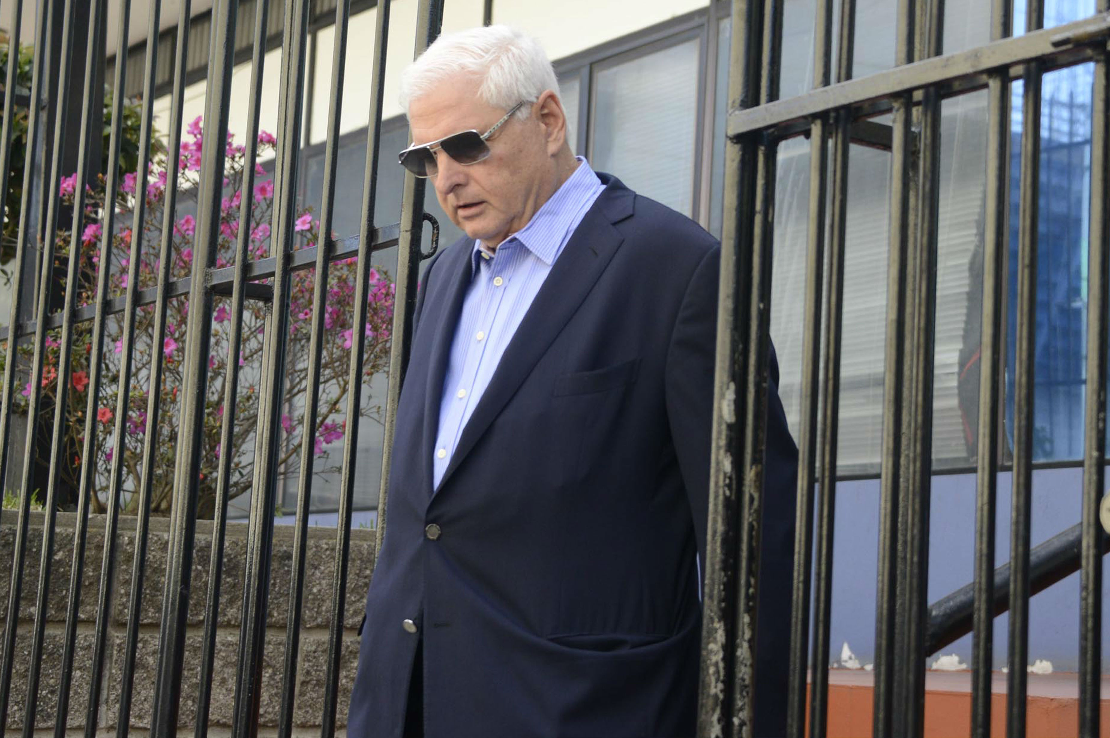 Tribunal excarcela a expresidente Martinelli tras un año detenido en Panamá
