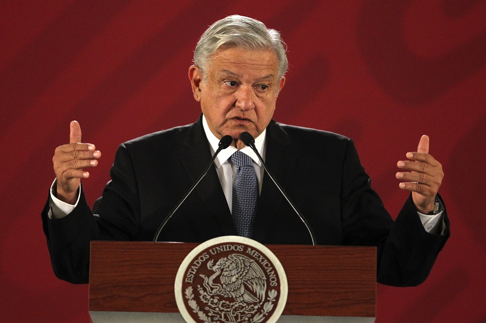 Presidente de México devolvió el 29% de su primer sueldo