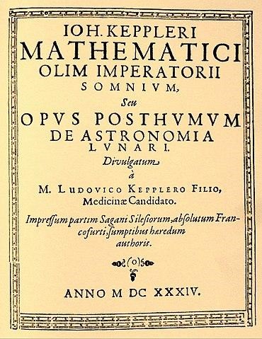 Portada de "El Sueño o la Astronomía de la Luna de Johannes Kepler".ArchivoTambién fuimos a la Luna de la mano de Julio Verne (1828-1905) gracias a su imaginación y a un gigantesco cañón que tenía una potencia tal que podía impulsar una nave en forma de proyectil contra la cara de la Luna, como después lo recreó Georges Meliés a comienzos del siglo XX en una película basada en la novela de Verne.