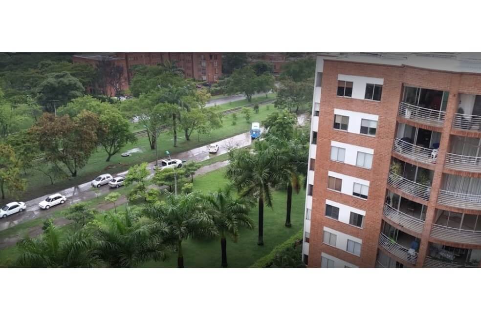 Investigan la muerte de una mujer que cayó del piso 12 de un edificio en Cali