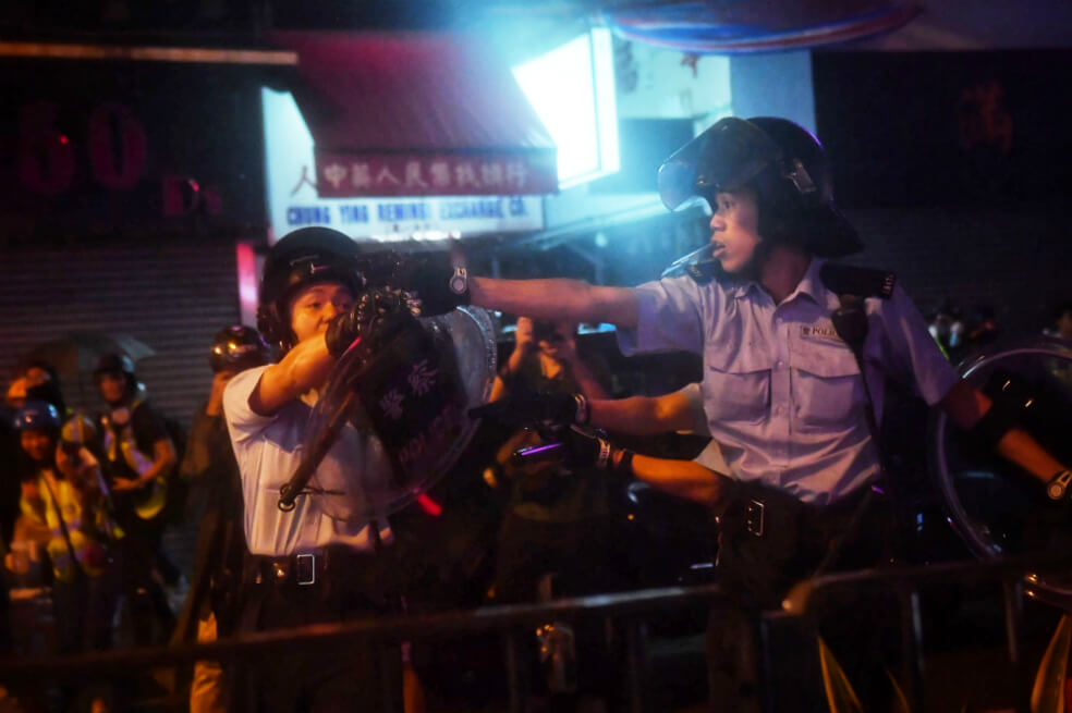 Hong Kong: policía reprime manifestaciones y dispara por primera vez durante las protestas