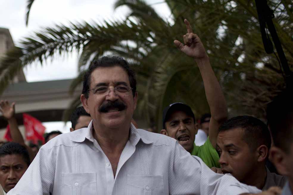 Expresidente Zelaya denuncia que fue detenido por dólares que no son suyos