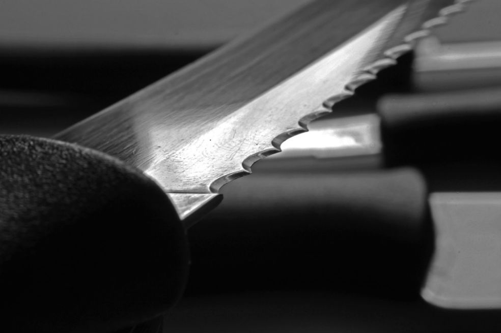 Detienen a hombre con cuchillo que retenía a varias personas en Reino Unido