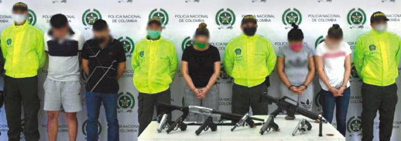 Cinco personas fueron detenidas en la casa de alias “Soldado”. / Policía Nacional