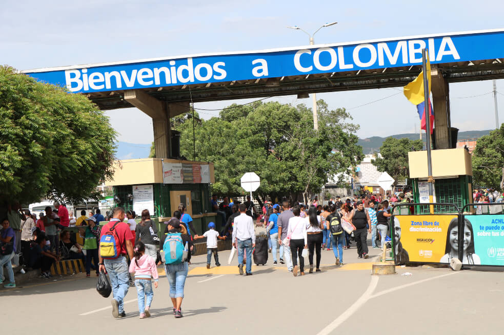 Gobierno anuncia que regularizará a los venezolanos en Colombia