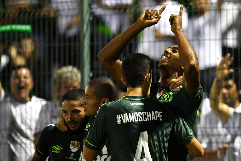 Chapecoense venció a Nacional y tomó ventaja en la Recopa Sudamericana