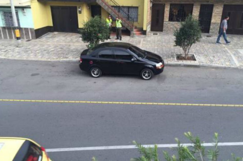Encuentran tres cuerpos dentro de un vehículo en Medellín