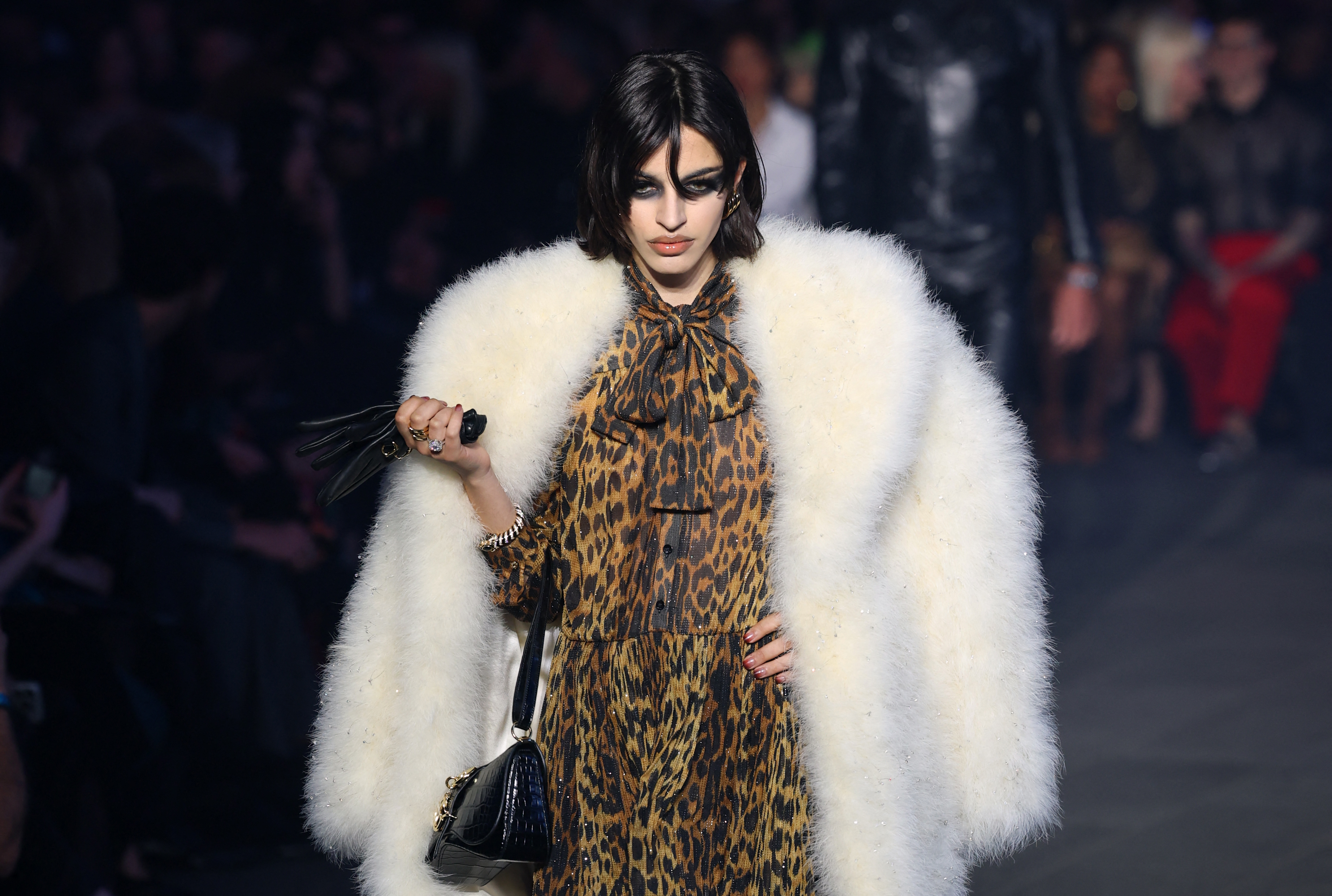 "GucciCore" es el primer desfile Crucero que presenta Demna Gvasalia. / Angela Weiss / AFP