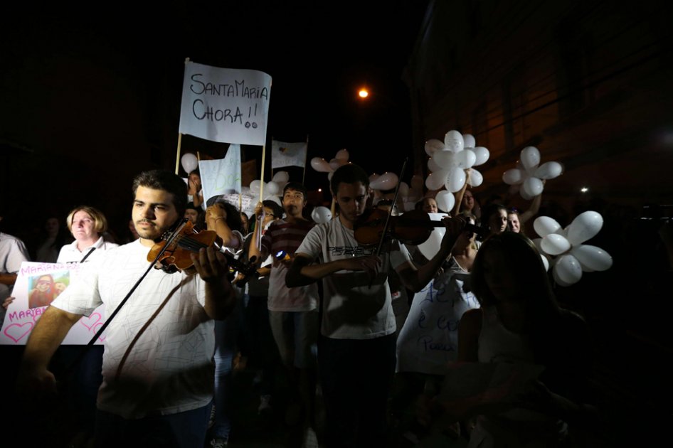 Decenas de ciudades brasileñas cancelan carnaval por tragedia en discoteca