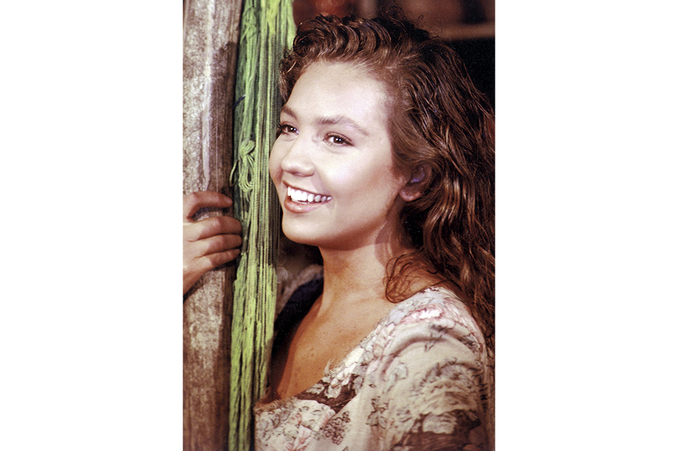 1992. A sus 21 años protagonizó María Mercedes, telenovela que, junto con Marimar y María la del barrio, conforman la trilogía que la catapultó a la fama.
