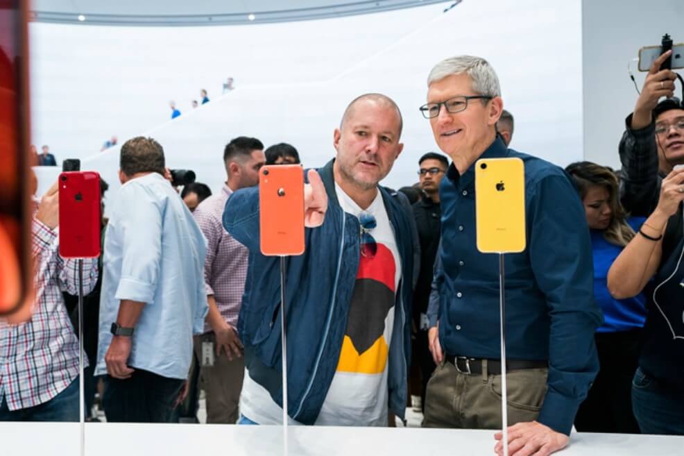 Jony Ive y Tim Cook en el lanzamiento de iPhone X R en septiembre de 2018. / Cortesía Apple.