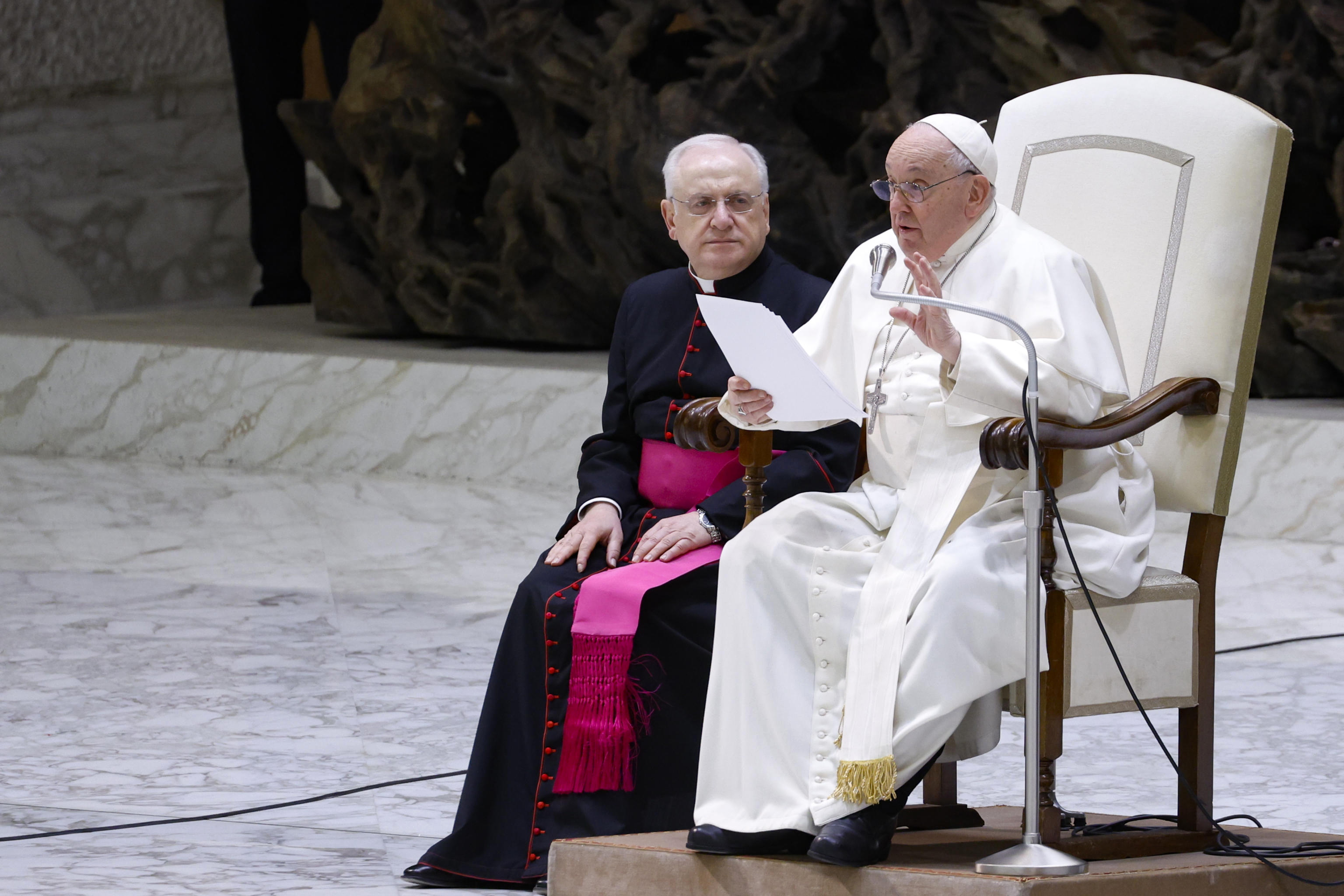 “Los pueblos quieren la paz”, dice el papa Francisco sobre Israel y Gaza